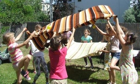 Labdatáncoltatás zenére